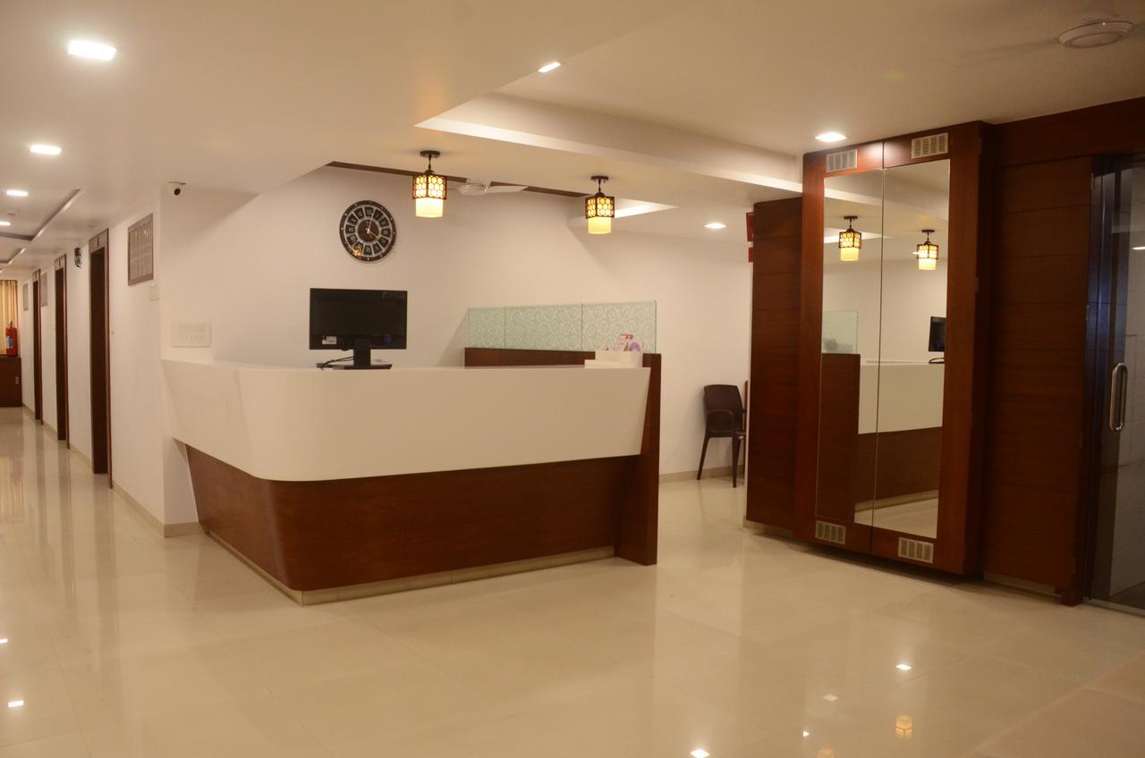 Hotel Ideal Vadodara Exterior photo